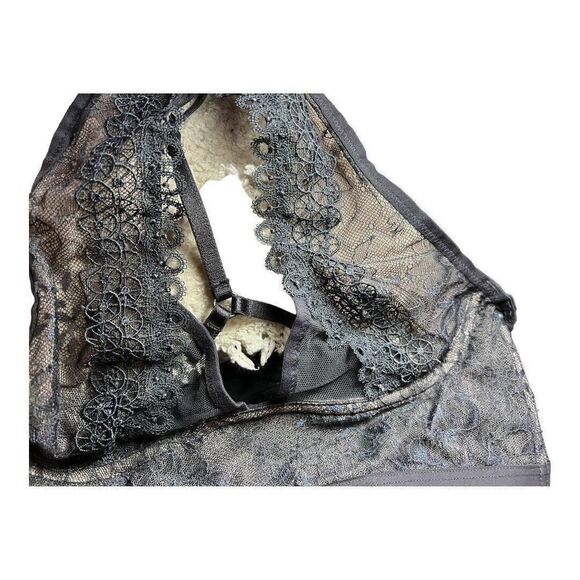 VICTORIA'S SECRET Very Sexy High Neck Bralette Black Lace Keyhole Cutout Size XS - Picture 2 of 9